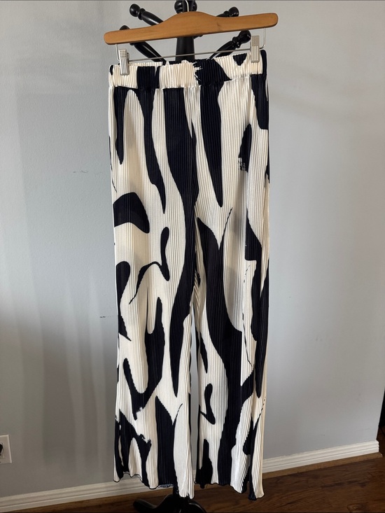 Pants - Black & White Abstract Print Wide Leg Pants